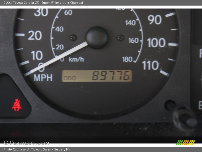Super White / Light Charcoal 2001 Toyota Corolla CE