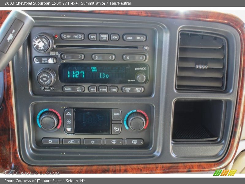 Summit White / Tan/Neutral 2003 Chevrolet Suburban 1500 Z71 4x4