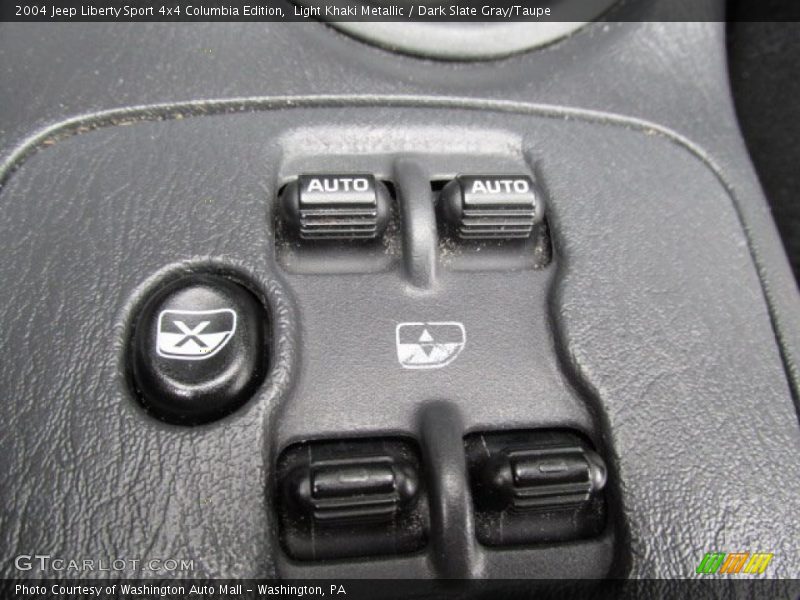 Light Khaki Metallic / Dark Slate Gray/Taupe 2004 Jeep Liberty Sport 4x4 Columbia Edition