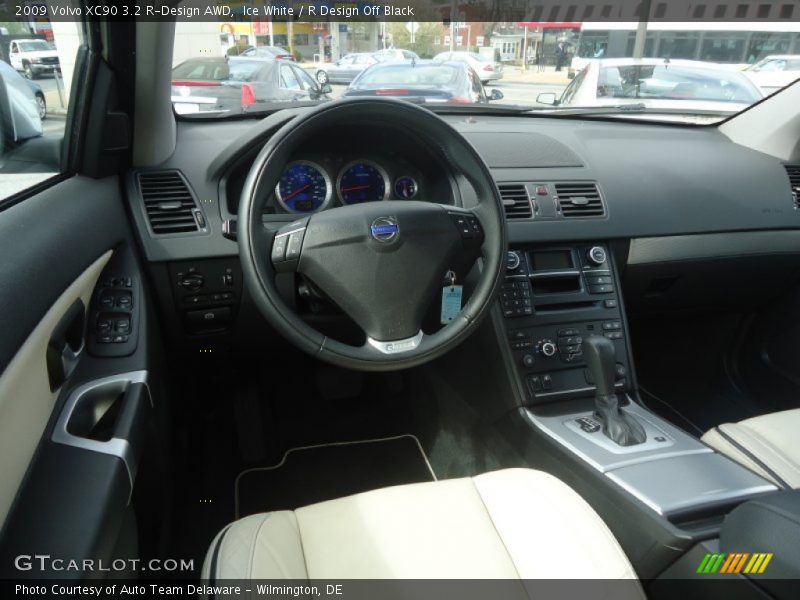 Dashboard of 2009 XC90 3.2 R-Design AWD