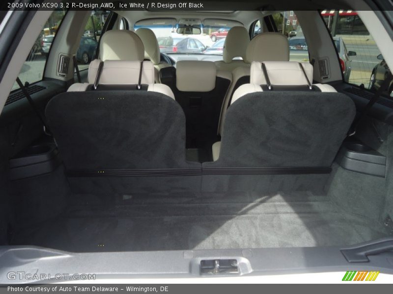 Ice White / R Design Off Black 2009 Volvo XC90 3.2 R-Design AWD