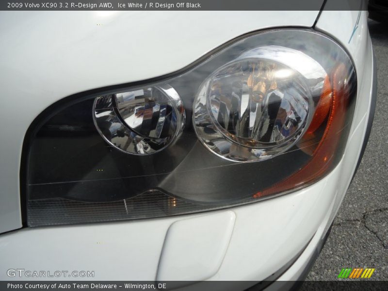 Ice White / R Design Off Black 2009 Volvo XC90 3.2 R-Design AWD