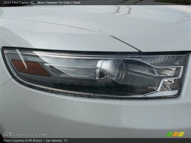 White Platinum Tri-Coat / Dune 2013 Ford Taurus SEL