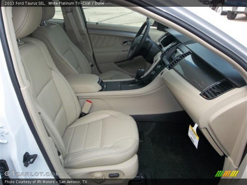 White Platinum Tri-Coat / Dune 2013 Ford Taurus SEL