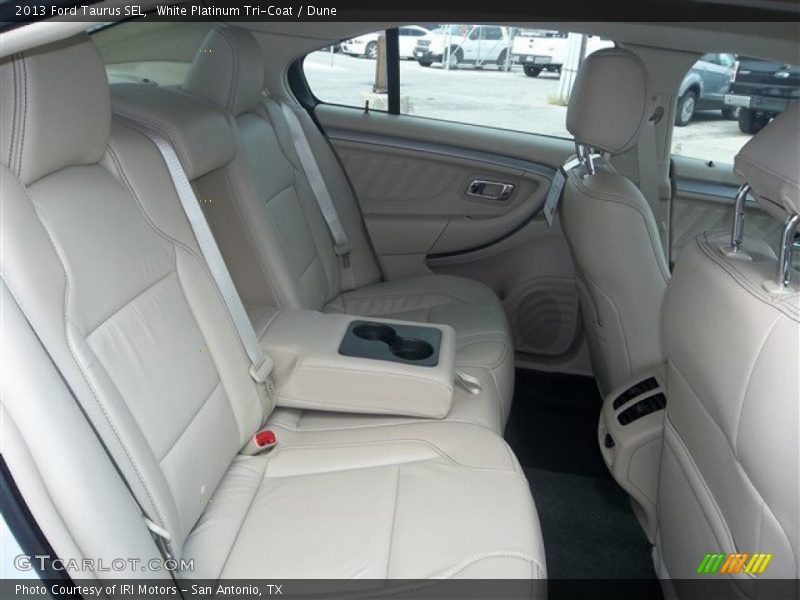 White Platinum Tri-Coat / Dune 2013 Ford Taurus SEL