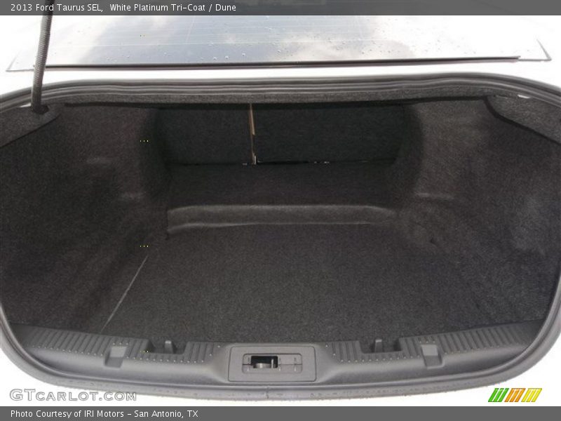 White Platinum Tri-Coat / Dune 2013 Ford Taurus SEL