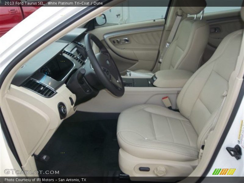 White Platinum Tri-Coat / Dune 2013 Ford Taurus SEL