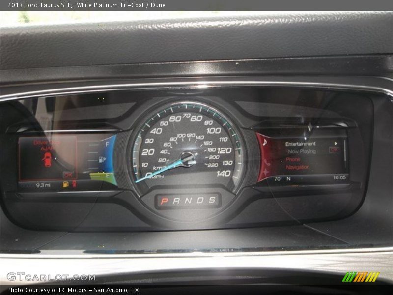 White Platinum Tri-Coat / Dune 2013 Ford Taurus SEL