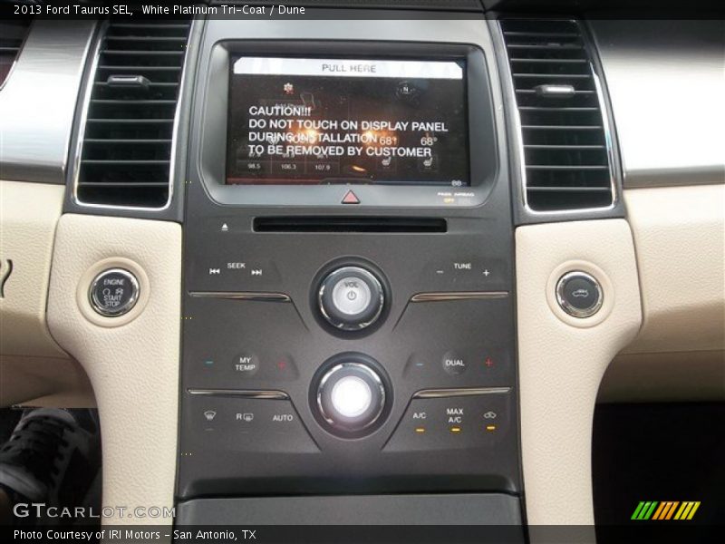 White Platinum Tri-Coat / Dune 2013 Ford Taurus SEL