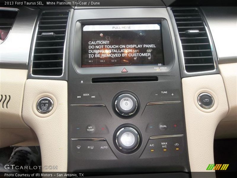 White Platinum Tri-Coat / Dune 2013 Ford Taurus SEL