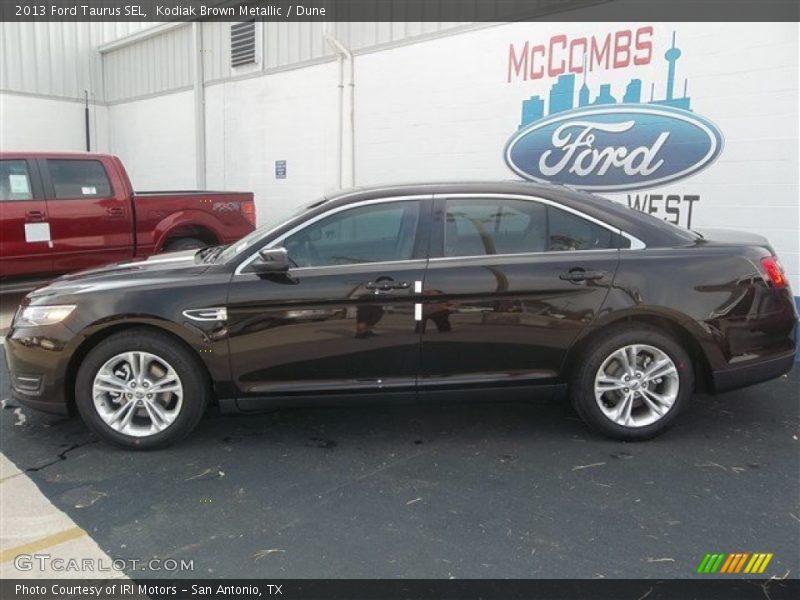 Kodiak Brown Metallic / Dune 2013 Ford Taurus SEL