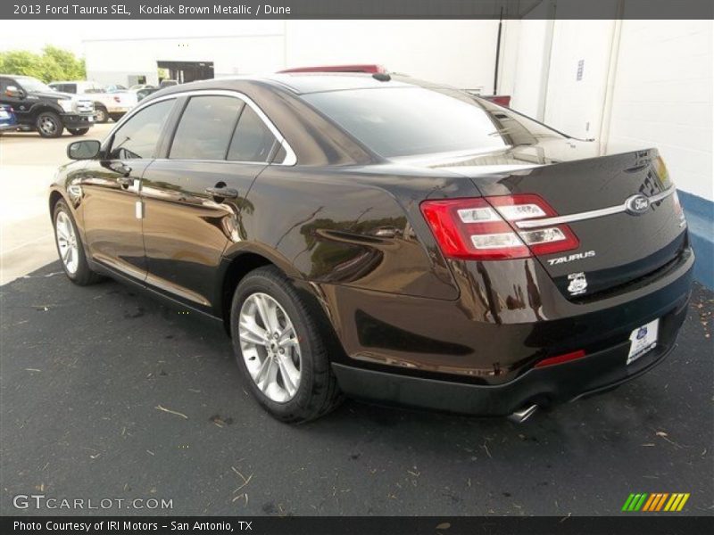 Kodiak Brown Metallic / Dune 2013 Ford Taurus SEL