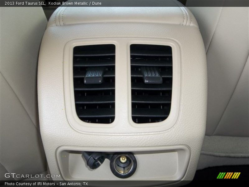 Kodiak Brown Metallic / Dune 2013 Ford Taurus SEL