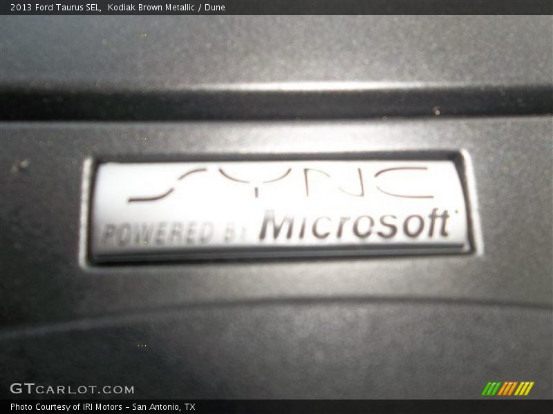Kodiak Brown Metallic / Dune 2013 Ford Taurus SEL
