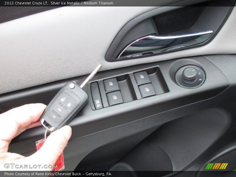 Silver Ice Metallic / Medium Titanium 2013 Chevrolet Cruze LT