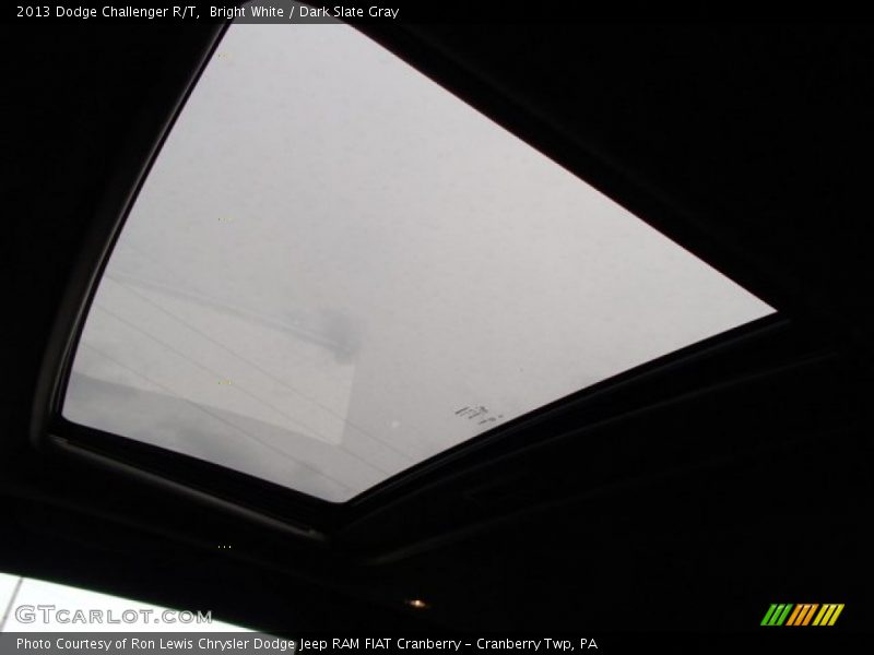 Bright White / Dark Slate Gray 2013 Dodge Challenger R/T