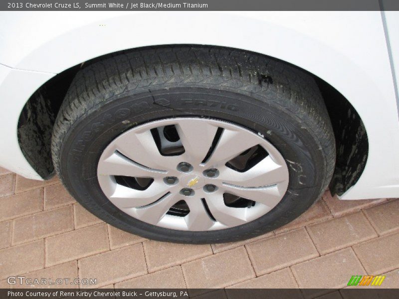 Summit White / Jet Black/Medium Titanium 2013 Chevrolet Cruze LS