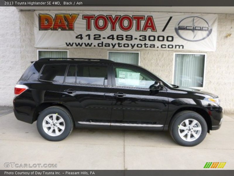 Black / Ash 2013 Toyota Highlander SE 4WD