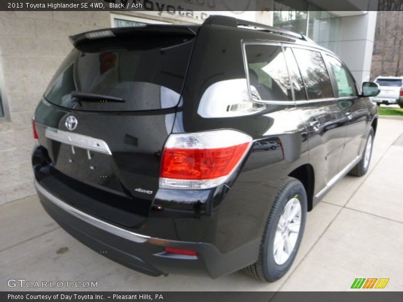Black / Ash 2013 Toyota Highlander SE 4WD