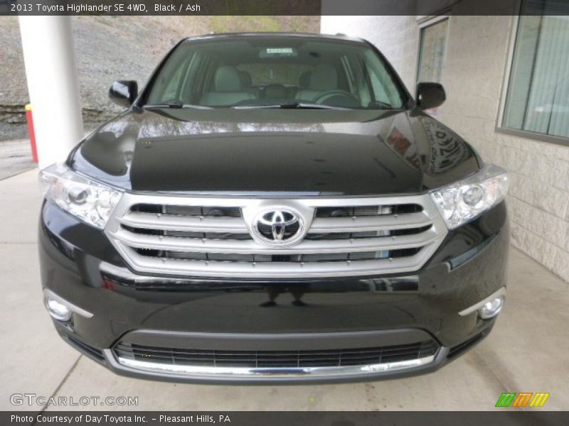 Black / Ash 2013 Toyota Highlander SE 4WD
