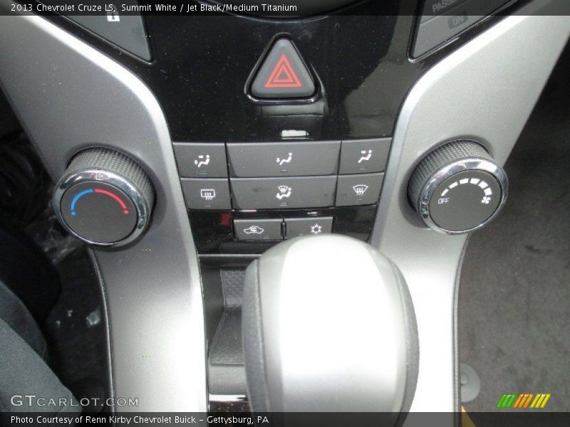 Summit White / Jet Black/Medium Titanium 2013 Chevrolet Cruze LS