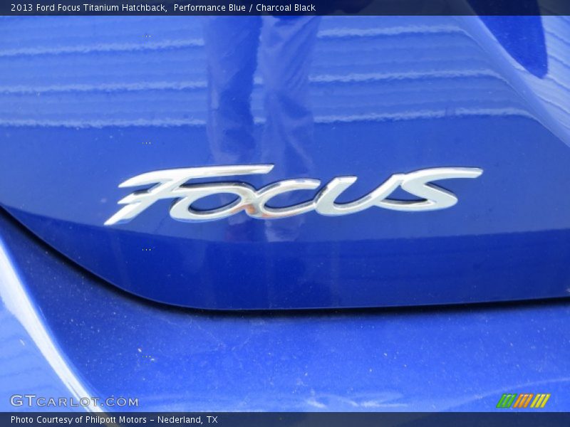 2013 Focus Titanium Hatchback Logo