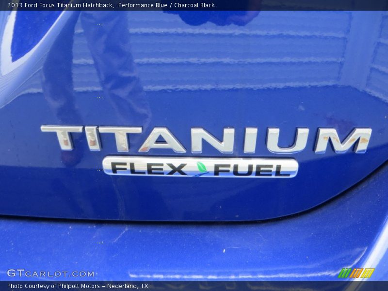  2013 Focus Titanium Hatchback Logo