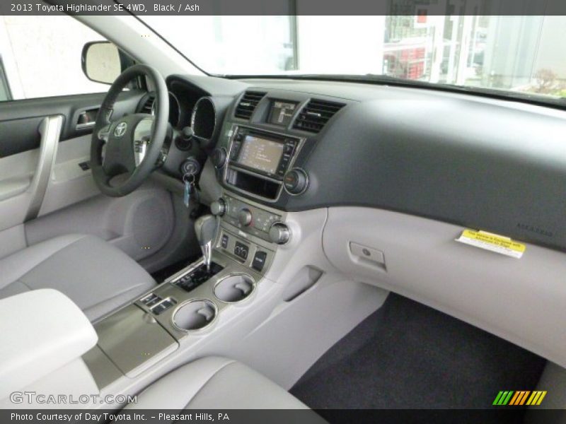 Black / Ash 2013 Toyota Highlander SE 4WD