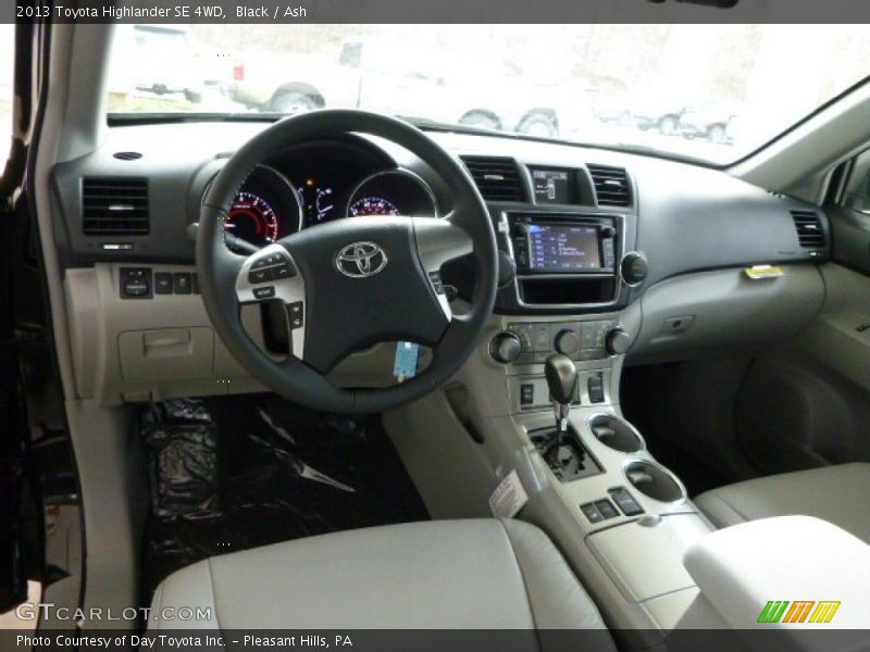 Black / Ash 2013 Toyota Highlander SE 4WD