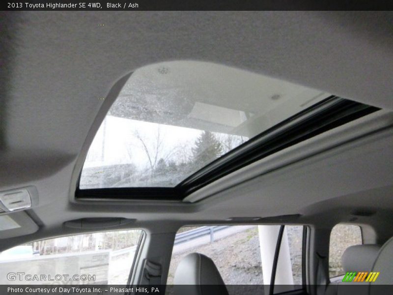 Black / Ash 2013 Toyota Highlander SE 4WD