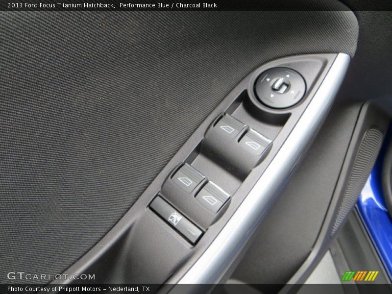 Controls of 2013 Focus Titanium Hatchback