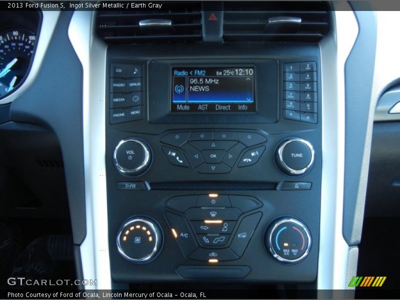 Ingot Silver Metallic / Earth Gray 2013 Ford Fusion S