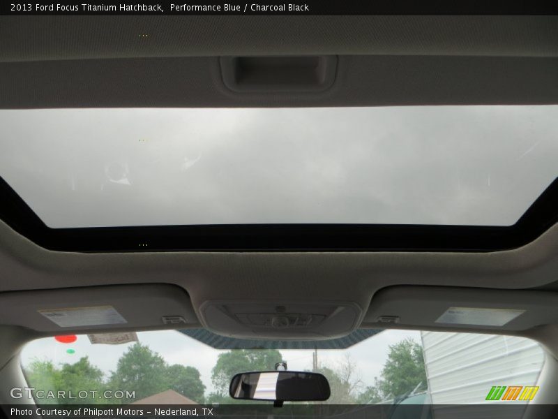 Performance Blue / Charcoal Black 2013 Ford Focus Titanium Hatchback