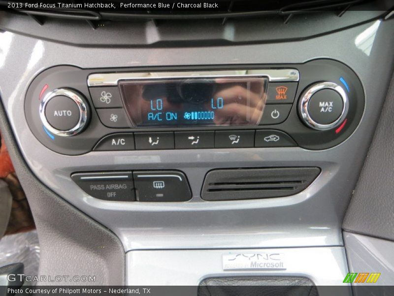 Controls of 2013 Focus Titanium Hatchback