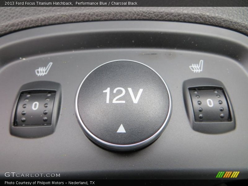 Controls of 2013 Focus Titanium Hatchback