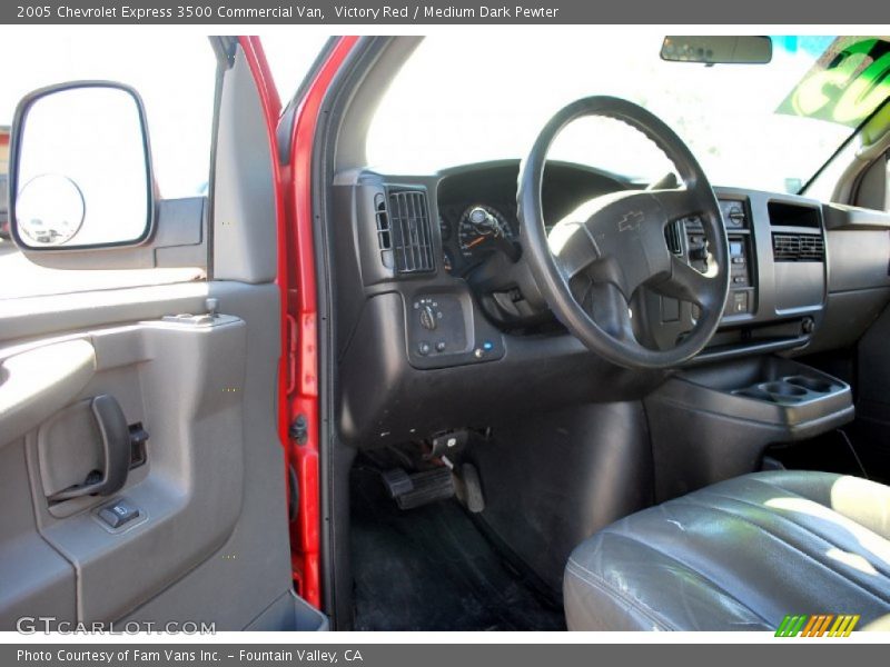 Victory Red / Medium Dark Pewter 2005 Chevrolet Express 3500 Commercial Van