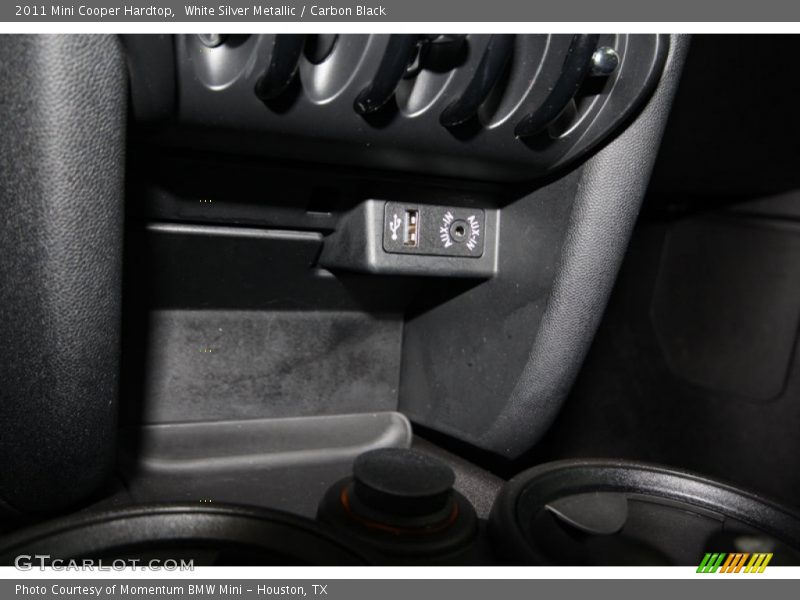 White Silver Metallic / Carbon Black 2011 Mini Cooper Hardtop