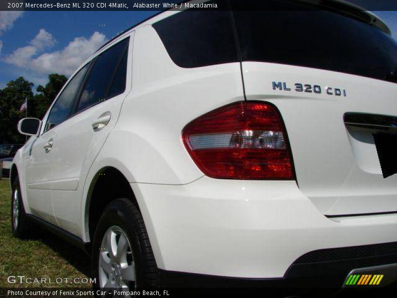 Alabaster White / Macadamia 2007 Mercedes-Benz ML 320 CDI 4Matic