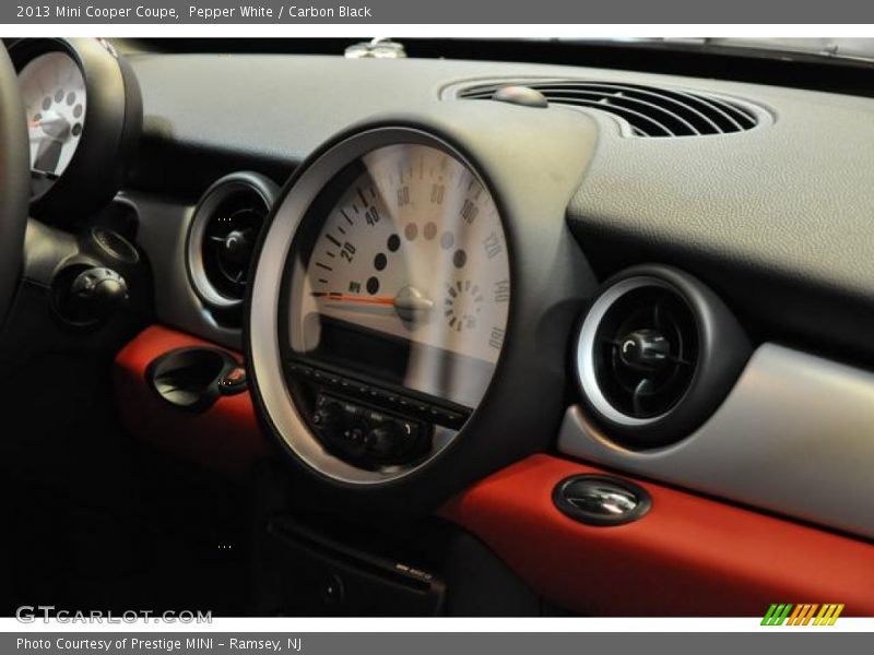 Pepper White / Carbon Black 2013 Mini Cooper Coupe
