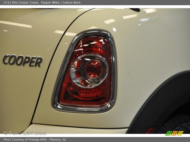 Pepper White / Carbon Black 2013 Mini Cooper Coupe