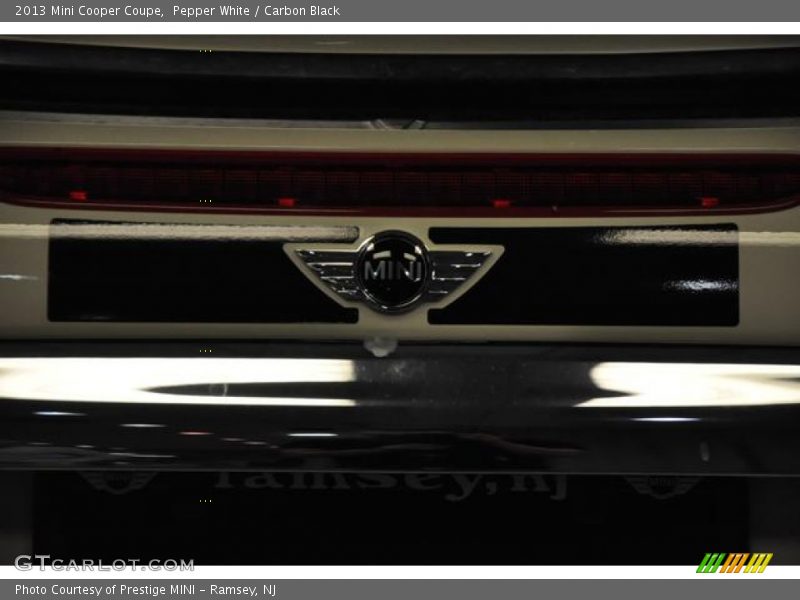 Pepper White / Carbon Black 2013 Mini Cooper Coupe
