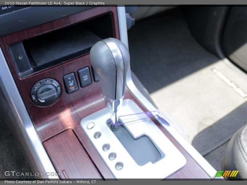 Super Black / Graphite 2010 Nissan Pathfinder LE 4x4