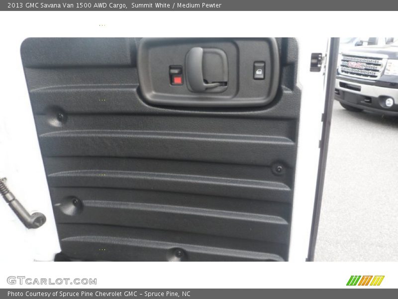 Summit White / Medium Pewter 2013 GMC Savana Van 1500 AWD Cargo