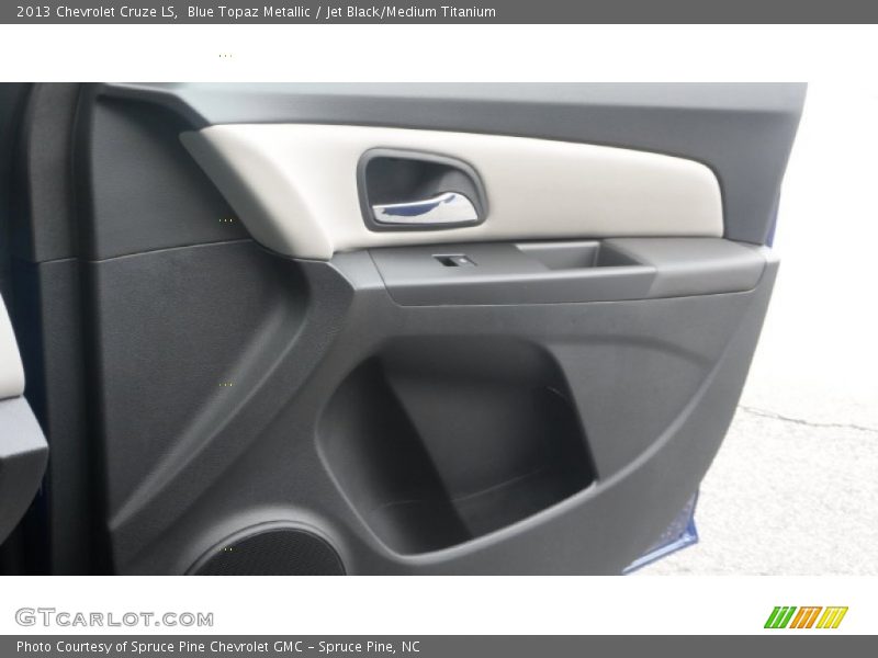 Blue Topaz Metallic / Jet Black/Medium Titanium 2013 Chevrolet Cruze LS