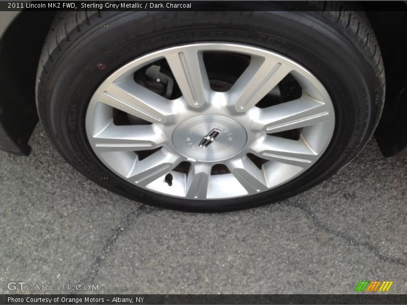 Sterling Grey Metallic / Dark Charcoal 2011 Lincoln MKZ FWD
