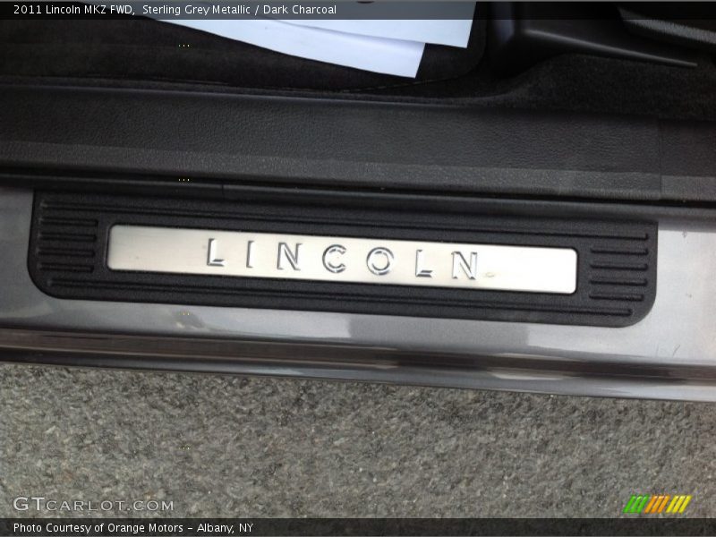 Sterling Grey Metallic / Dark Charcoal 2011 Lincoln MKZ FWD
