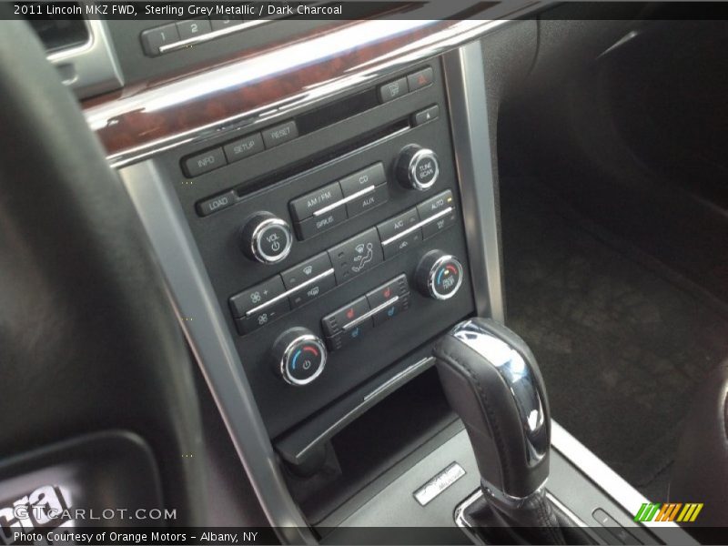 Sterling Grey Metallic / Dark Charcoal 2011 Lincoln MKZ FWD