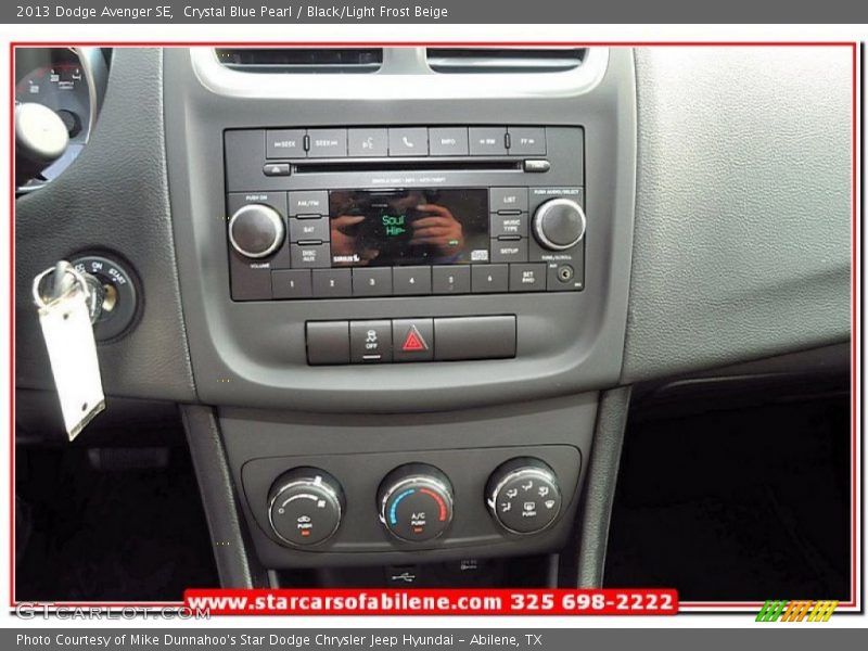 Crystal Blue Pearl / Black/Light Frost Beige 2013 Dodge Avenger SE
