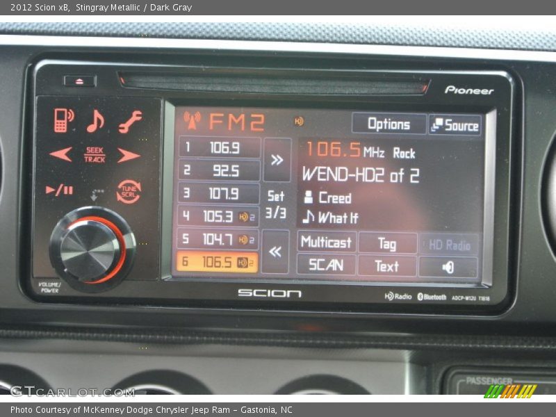 Stingray Metallic / Dark Gray 2012 Scion xB