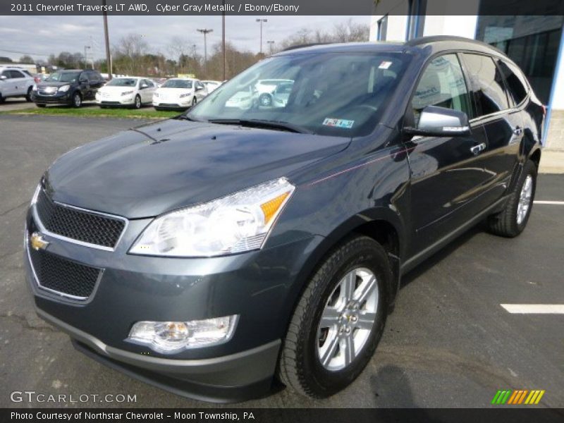 Front 3/4 View of 2011 Traverse LT AWD
